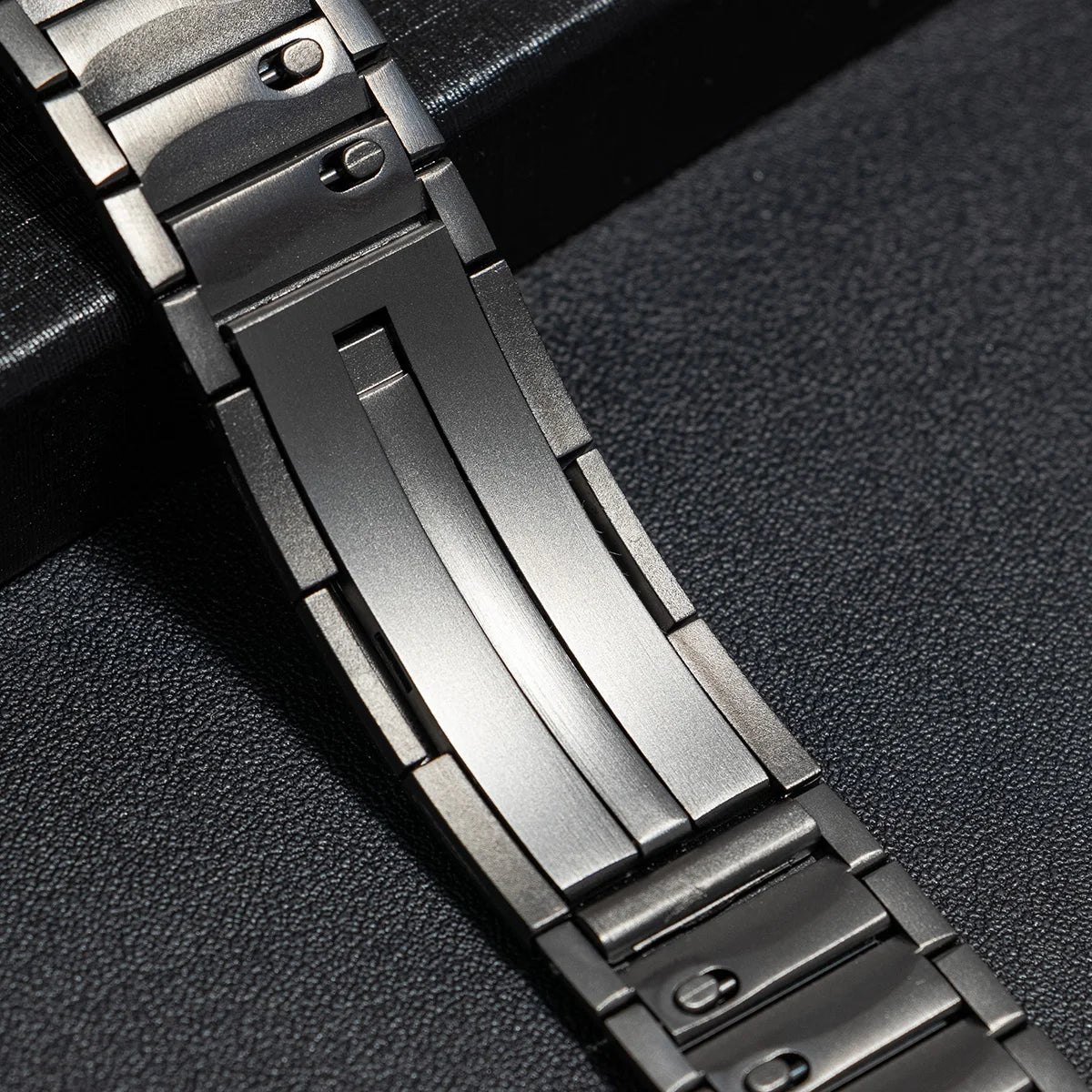 SteelFit – Luxury Stainless Steel Quick-Release Band