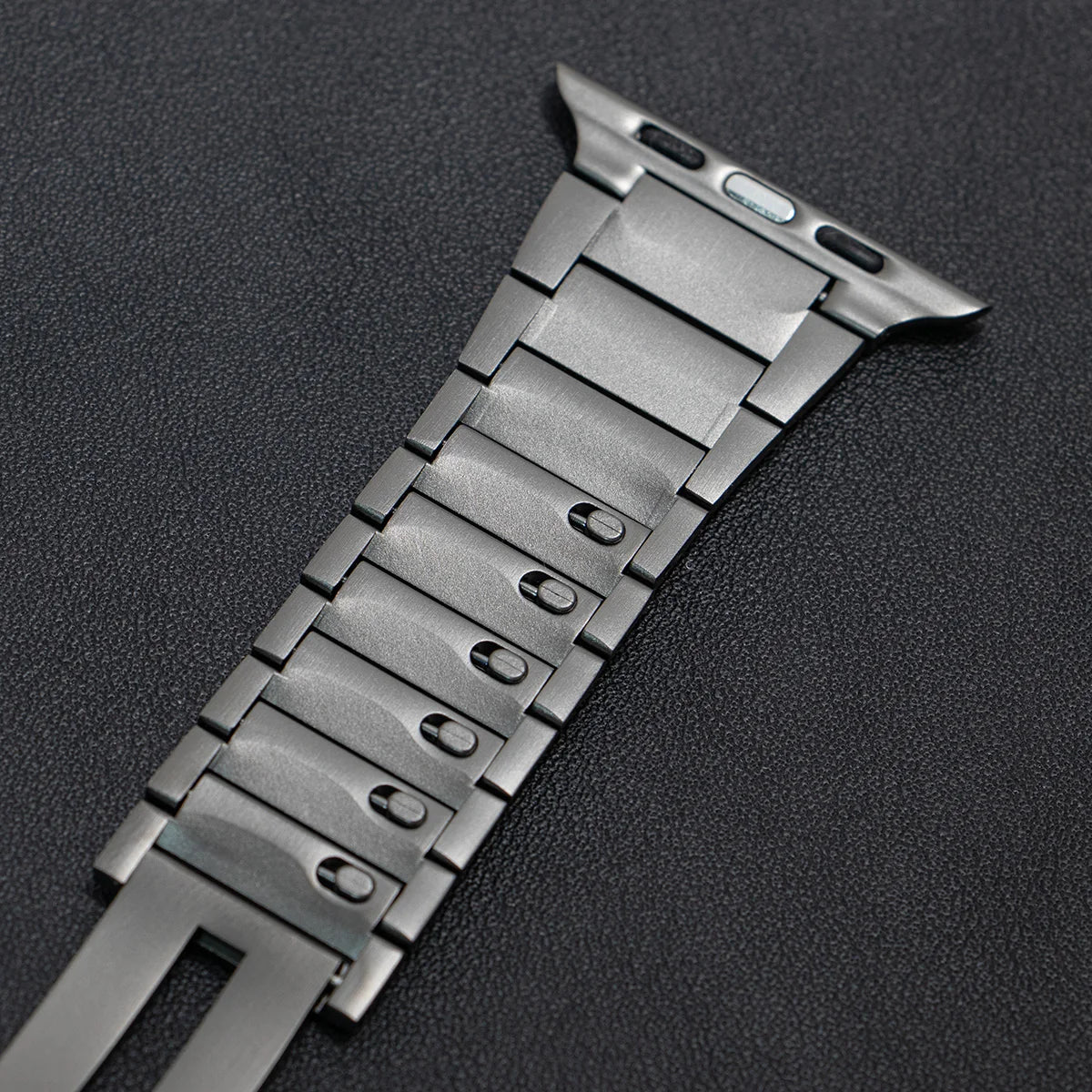 SteelFit – Luxury Stainless Steel Quick-Release Band